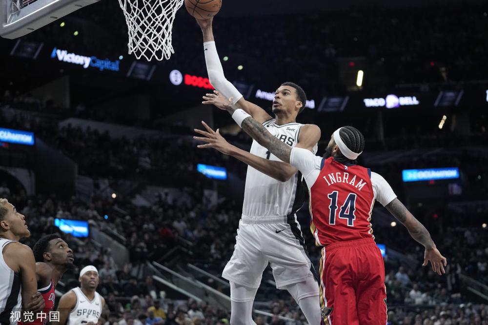 通过中场的 通过中场的